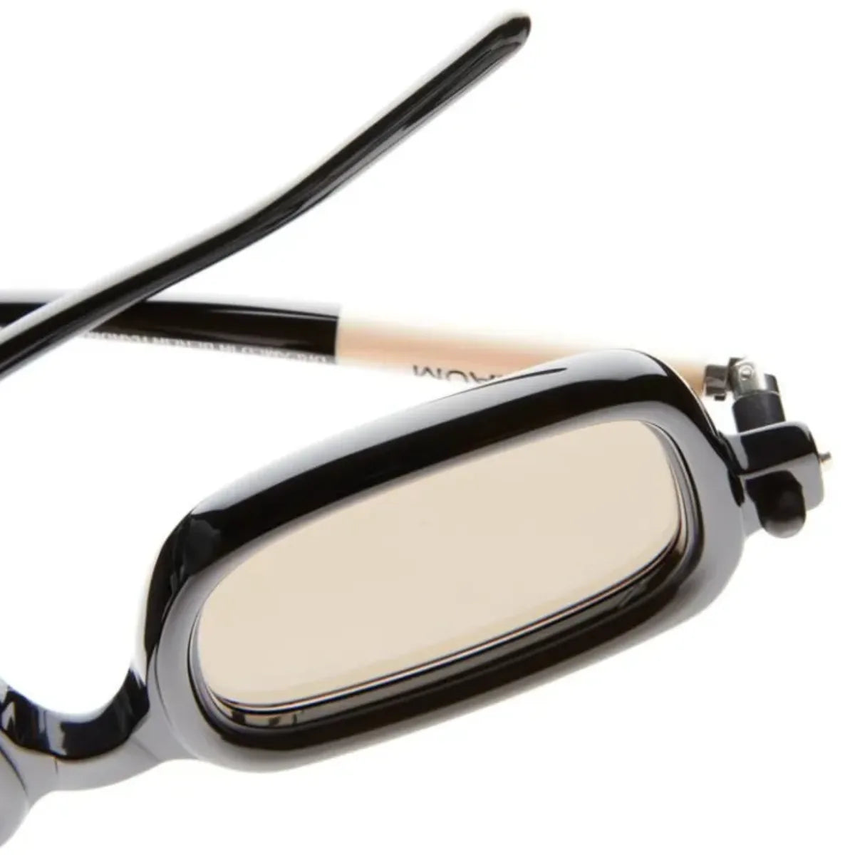 Discover Kuboraum Sunglass P2 BYB, luxury shiny black mens sunglasses with uv protection, perfect designer eyewear and sunglasses online collection optorium.