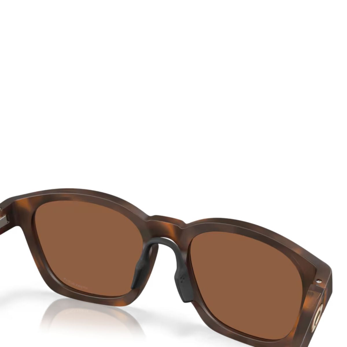 Oakley Shackle sunglasses OO9507D with high-definition prizm lens and durable square full-rim frame. Discover authentic Oakley eyewear at Optorium.