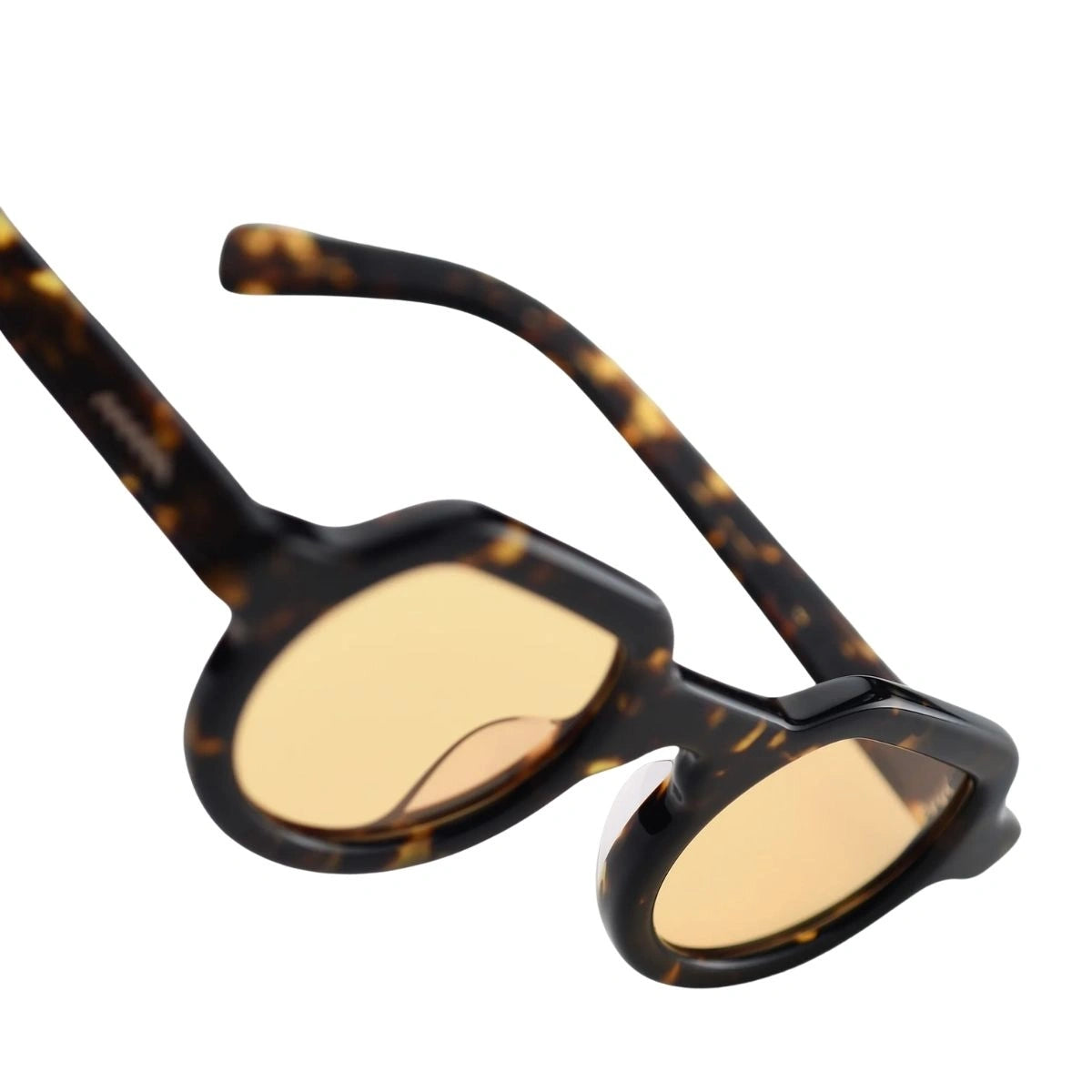 Premium AKILA Tani Tortoise round sunglasses with scratch-resistant Yellow lens.