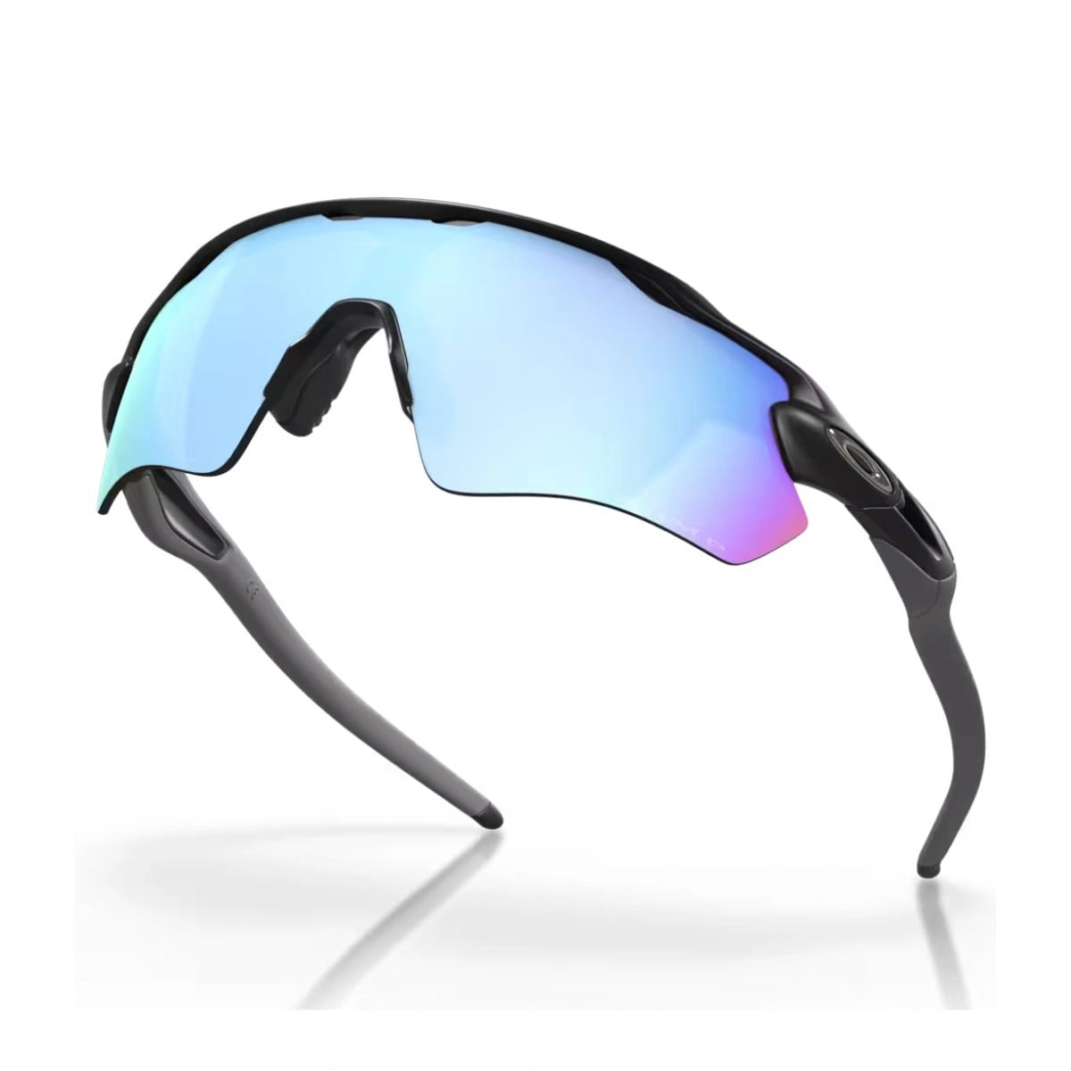 Authentic Oakley sporty eyewear matte black frame design