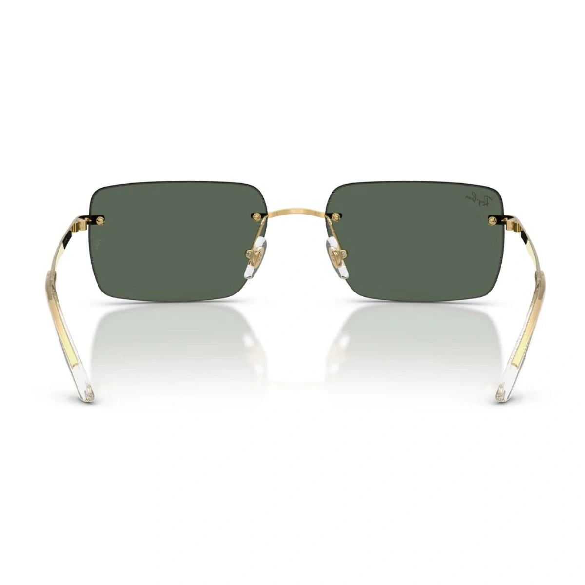 Lightweight Ray-Ban sunglasses with adjustable nose pads