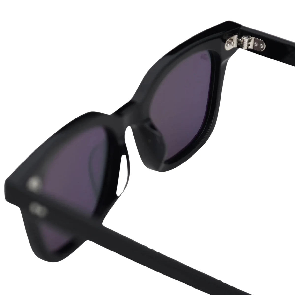 Akila HI FI 2409 01 01 full frame sunglasses at Optorium