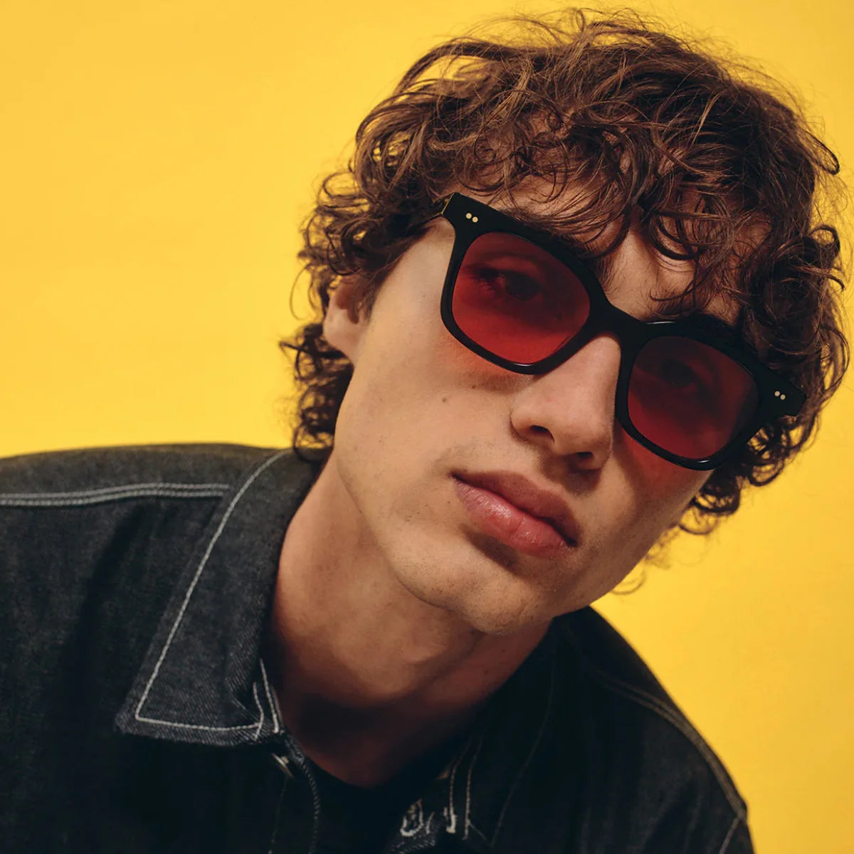 Akila mens sunglasses 2409 01 56 with bold square frame and pink lenses