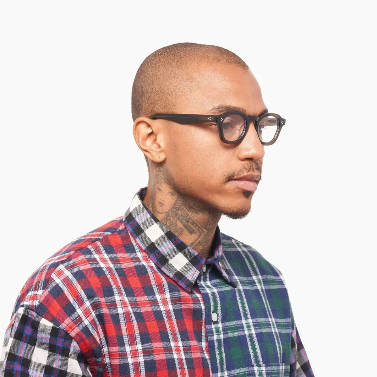 Akila Logos 1921 optical frame transparent dark grey square design, modern Akila glasses built with acetate, luxury Akila eyeglasses for men & women and trending Akila premium optical eyewear collection optorium