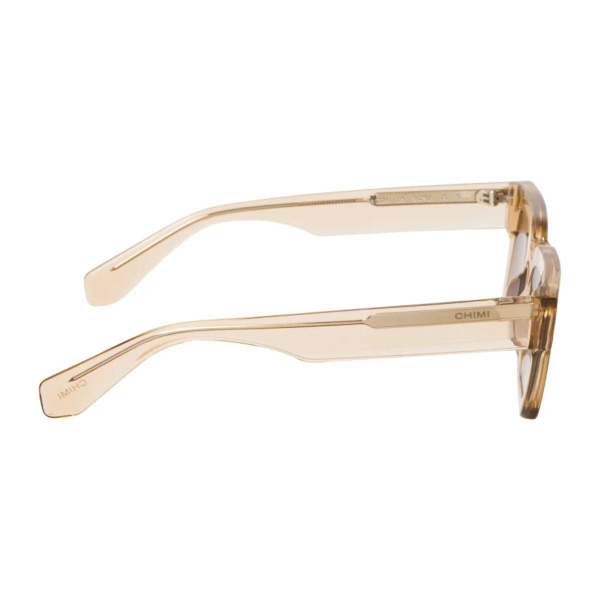 "Chimi Core 05 Ecru rectangle sunglasses, UV protection and elegance for men, at Optorium."