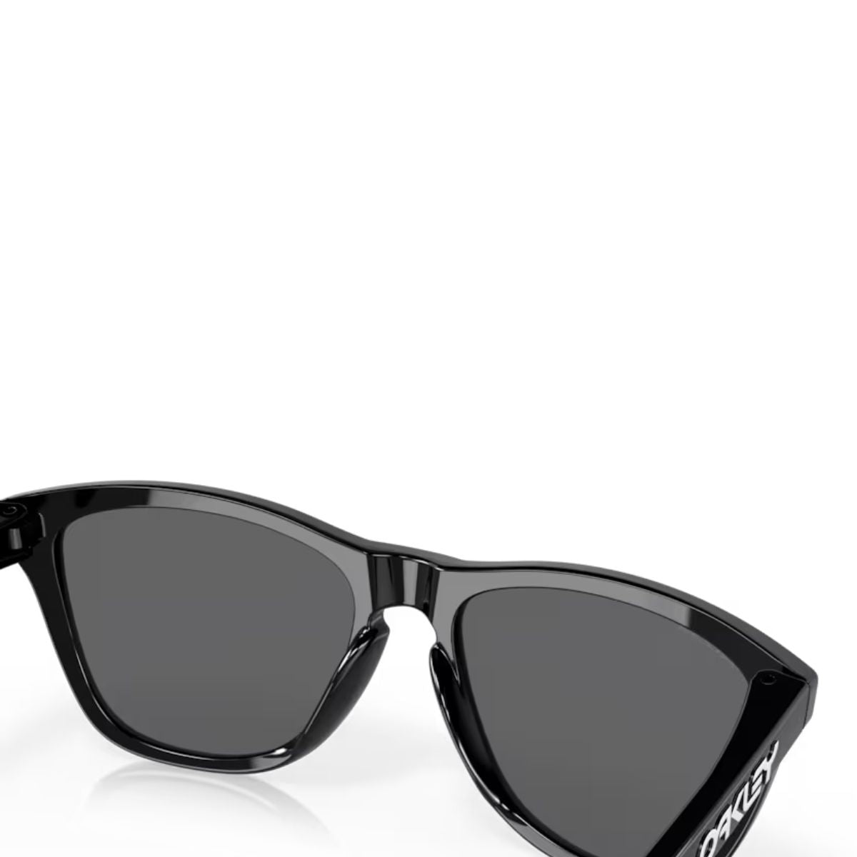 Oakley Frogskins sunglasses for men and women with high-performance Prizm lenses and UV protection – buy Oakley sunglasses online only at Optorium.