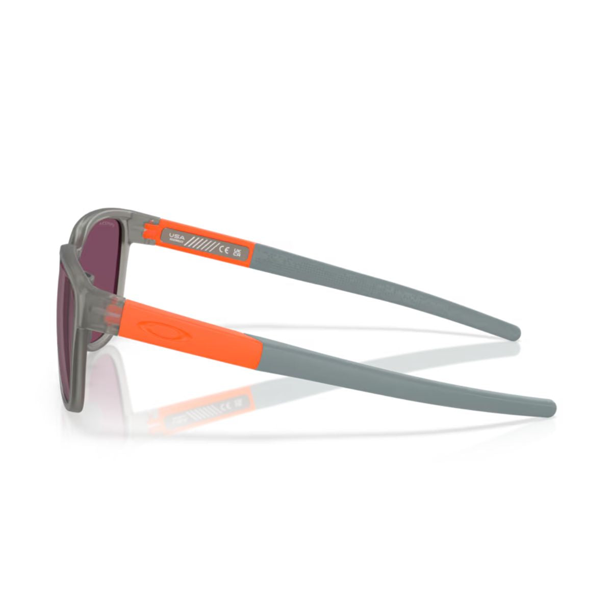 "Stylish Oakley Actuator OO9250 1557 men's sunglasses with UV protection lenses online at Optorium."
