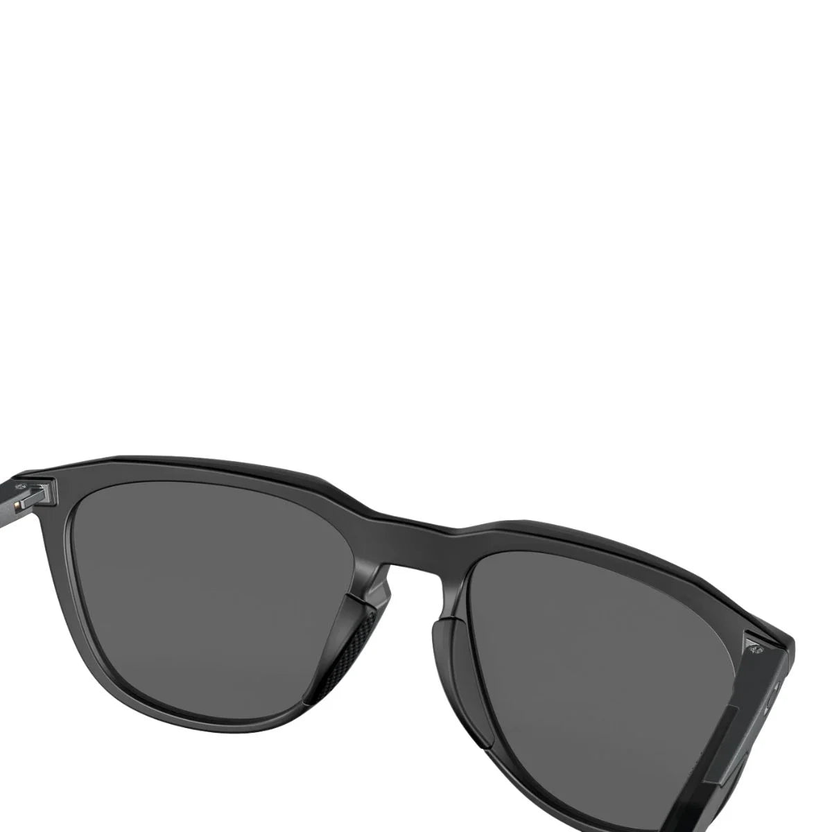 Oakley Sunglasses round shape featuring Oakley Sunglass OO9286 0154. Matte black color sunglasses offer sporty design, durability, and UV protection, oakley sunglasses for men & women at optorium.