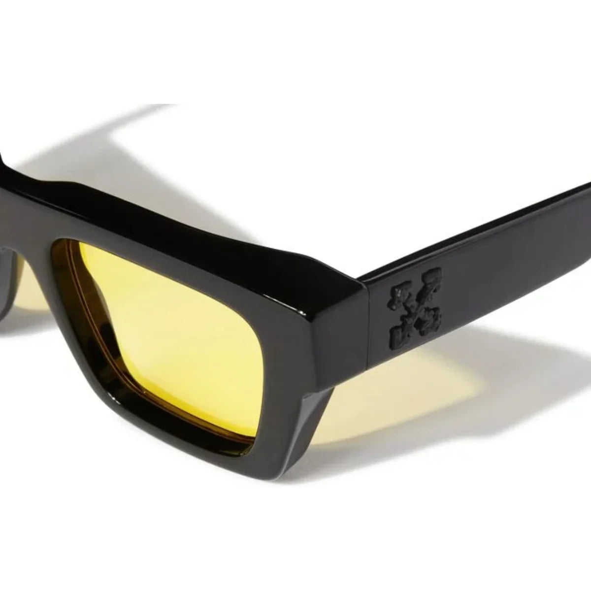 stylish men’s  Off White sunglass OREGON OERI145 1018 yellow lens black full-rim frame – trending designer eyewear Optorium