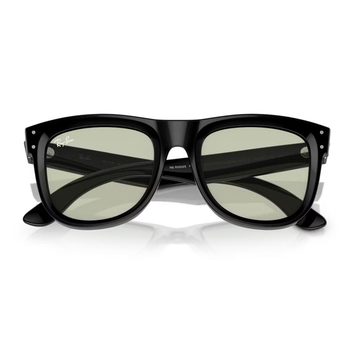 Ray-Ban Wayfarer stylish sunglasses with an acetate frame and UV protection—buy online eyewear and the best branded sunglasses for Unisex at Optorium.
