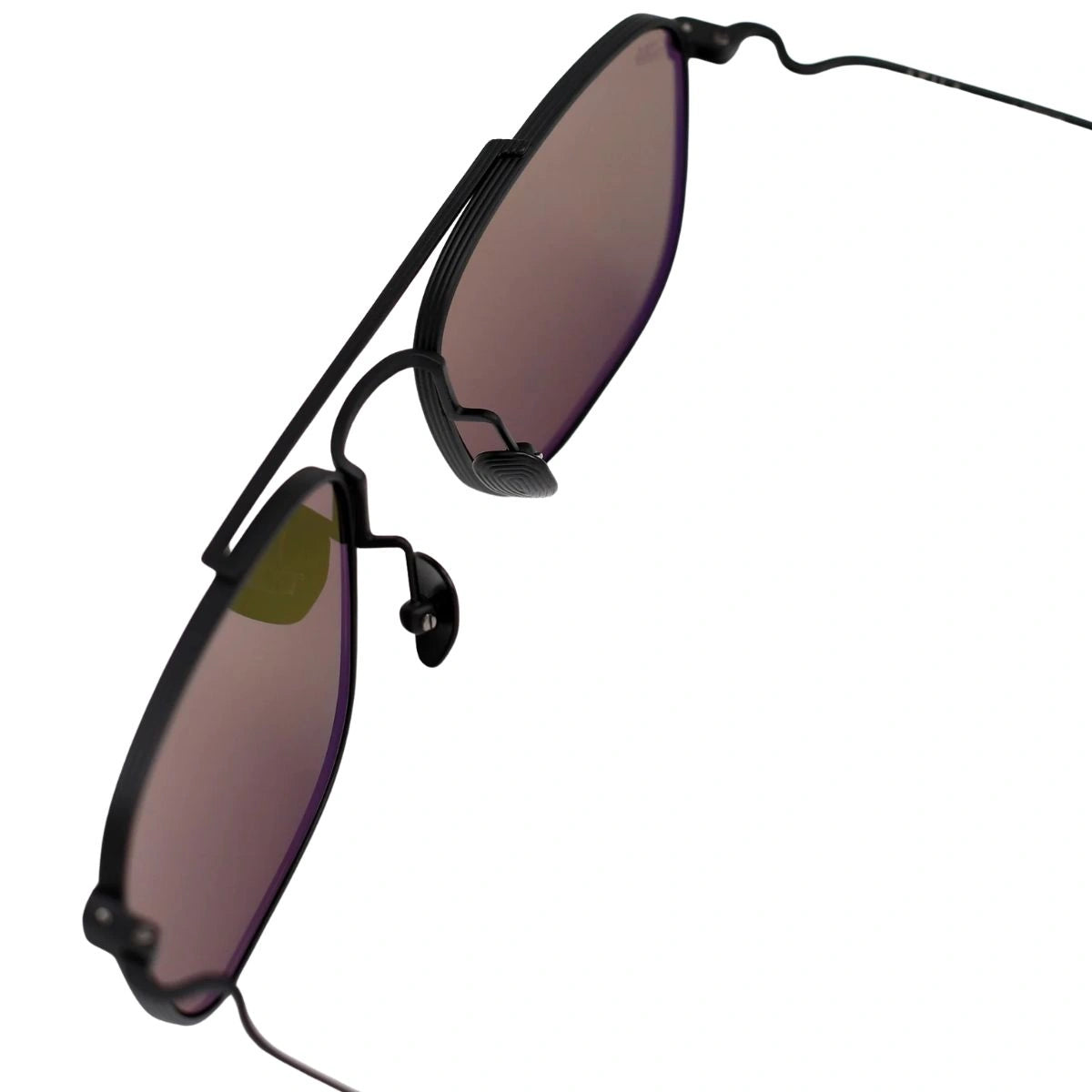 Elevate everyday looks with AKILA Titan dark green UV lens premium titanium sunglasses