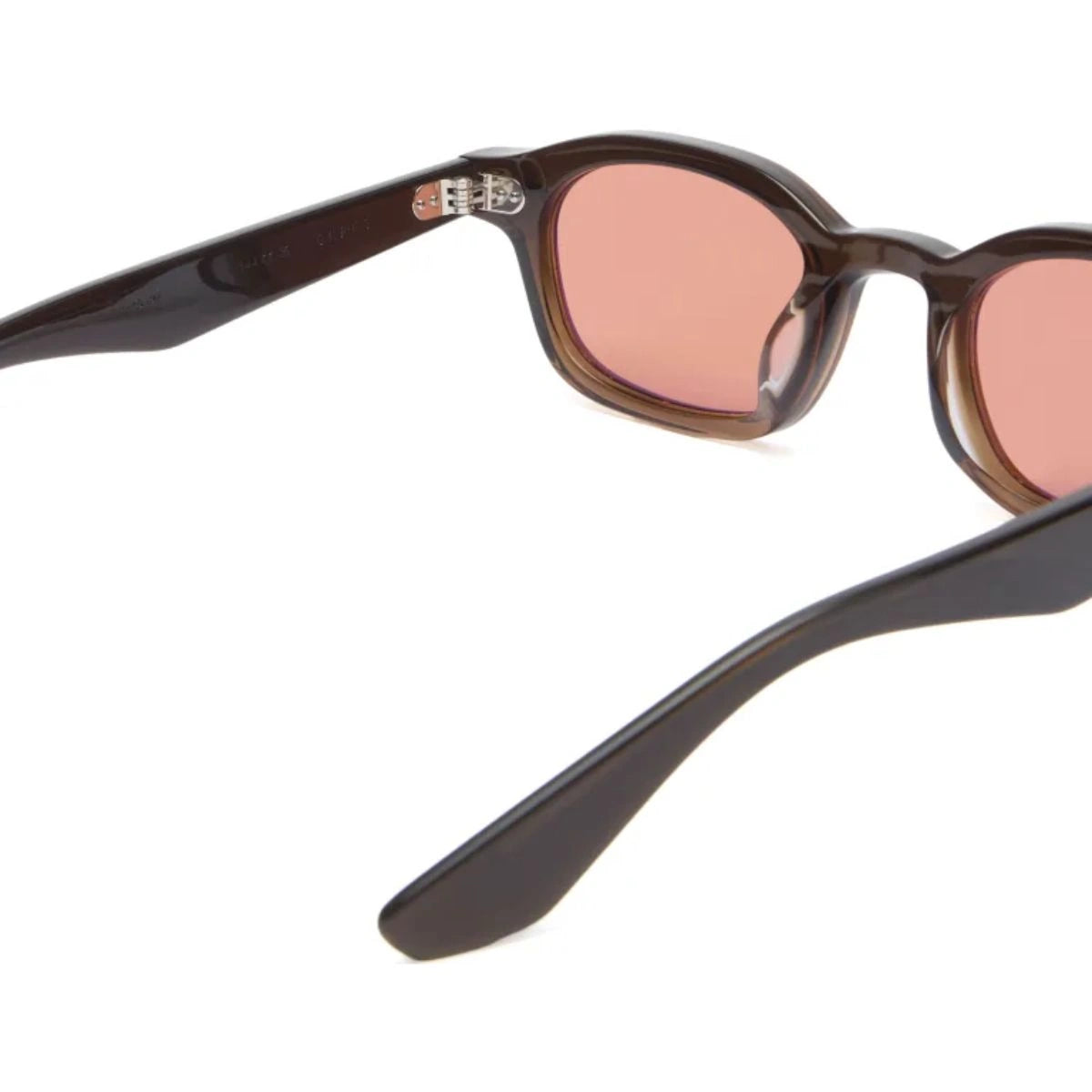 Close-up orange lens UV protection AKILA sunglasses design