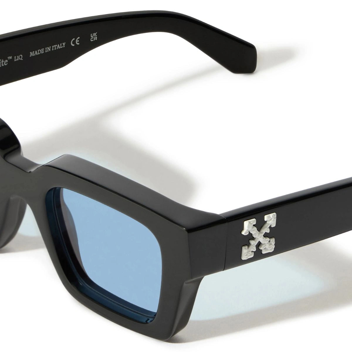 Signature Off-White OW1022 1037 sunglasses with Arrow temple detailing